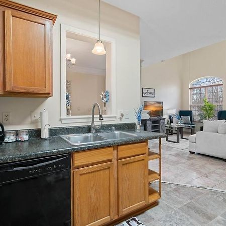 Cozy 4B 2 5B University Home King Beds Jacuzzi Charlotte Bagian luar foto