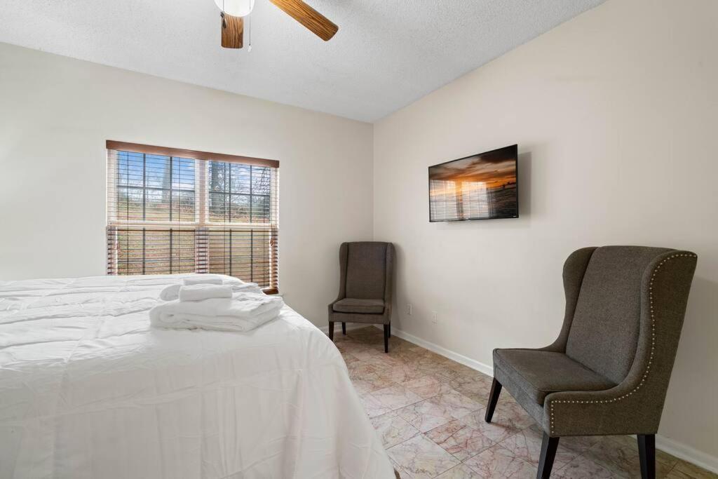Cozy 4B 2 5B University Home King Beds Jacuzzi Charlotte Bagian luar foto