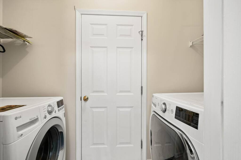 Cozy 4B 2 5B University Home King Beds Jacuzzi Charlotte Bagian luar foto