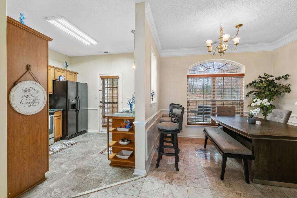 Cozy 4B 2 5B University Home King Beds Jacuzzi Charlotte Bagian luar foto