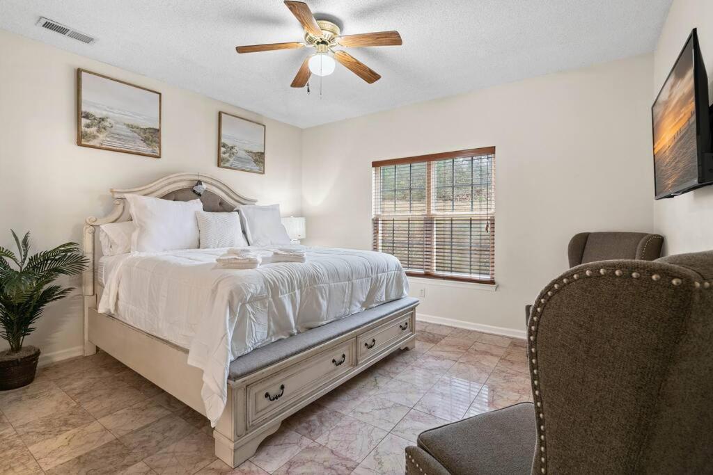 Cozy 4B 2 5B University Home King Beds Jacuzzi Charlotte Bagian luar foto