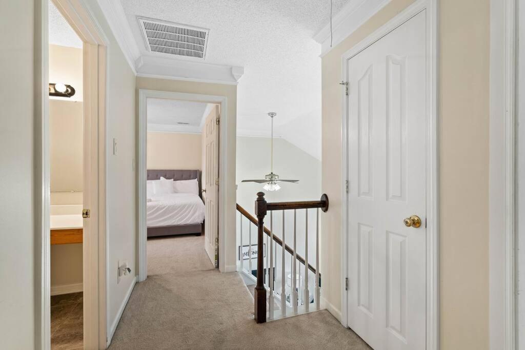 Cozy 4B 2 5B University Home King Beds Jacuzzi Charlotte Bagian luar foto