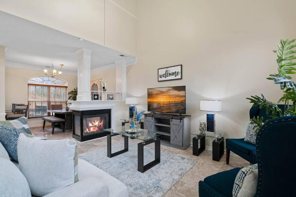 Cozy 4B 2 5B University Home King Beds Jacuzzi Charlotte Bagian luar foto