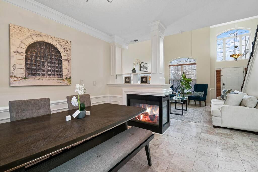Cozy 4B 2 5B University Home King Beds Jacuzzi Charlotte Bagian luar foto