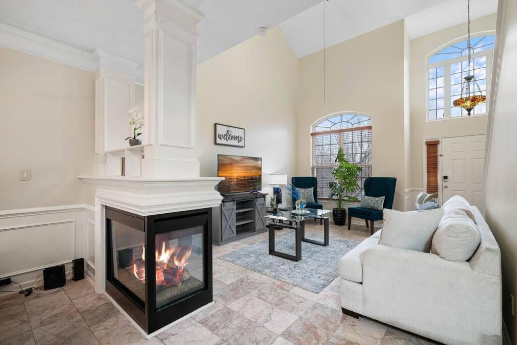 Cozy 4B 2 5B University Home King Beds Jacuzzi Charlotte Bagian luar foto