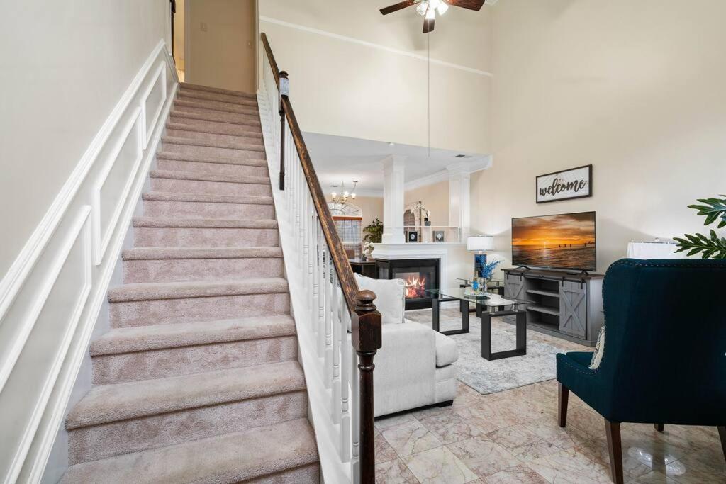 Cozy 4B 2 5B University Home King Beds Jacuzzi Charlotte Bagian luar foto