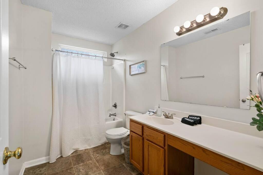 Cozy 4B 2 5B University Home King Beds Jacuzzi Charlotte Bagian luar foto