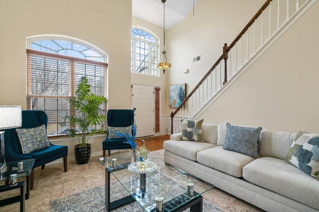 Cozy 4B 2 5B University Home King Beds Jacuzzi Charlotte Bagian luar foto